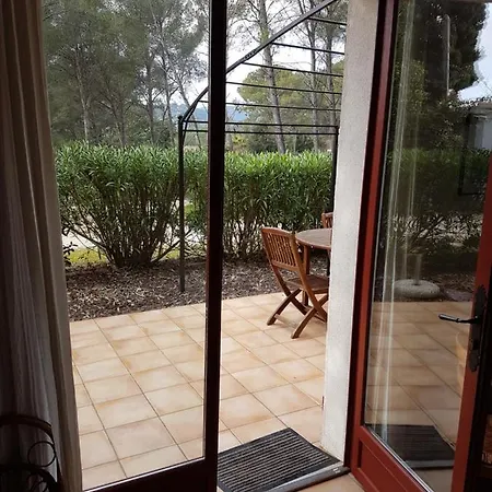 Petite Maison Entre Et Bandol Apartamento *